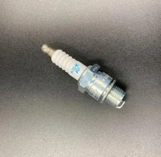 Свеча зажигания NGK BR7HS-10, номер 1098